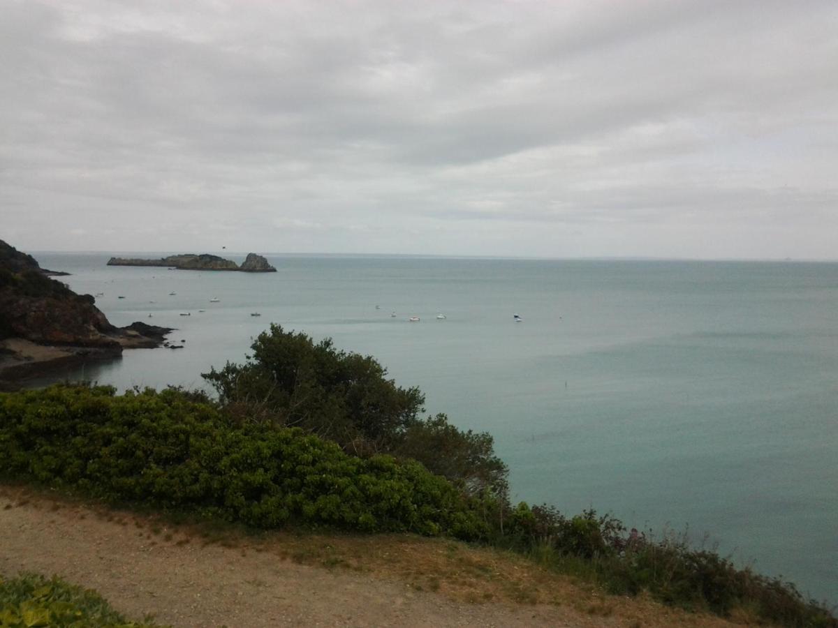 Appartement Rue Georges V - Port De La Houle Cancale Luaran gambar